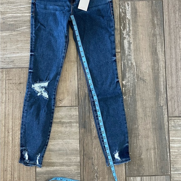 Good American Good Waist Distressed Ankle Skinny Jeans size 00 / 24 - Picture 12 of 13